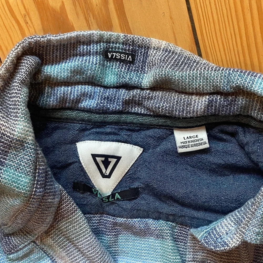 VISSLA Multicolor Plaid Shirt - Picture 2 of 2
